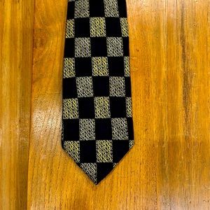 STEFANO MILANO SILK NECKTIE HAND MADE IN ITALY WITH NAVY AND YELLOW PATTERN